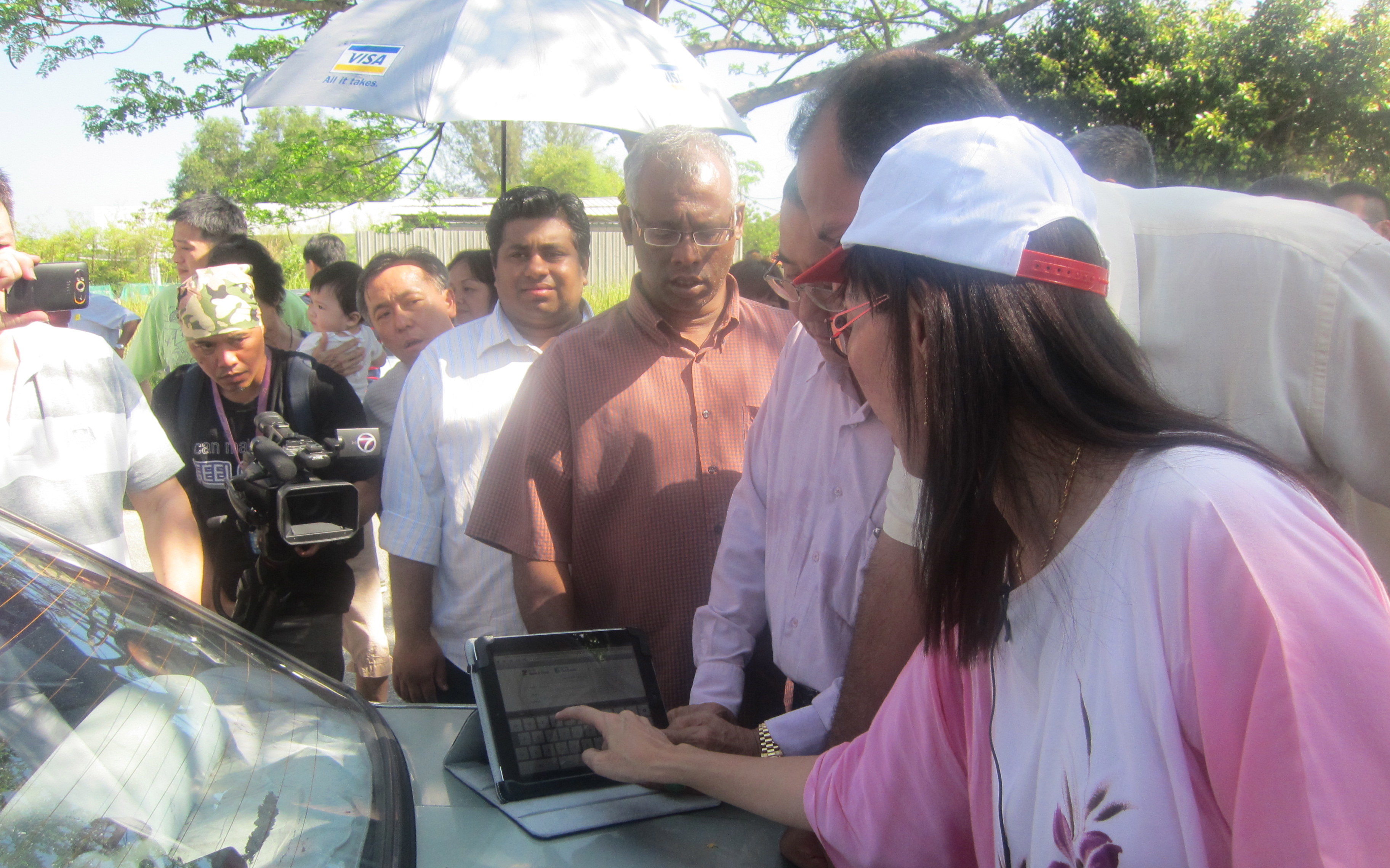 Signing the online petition from the site